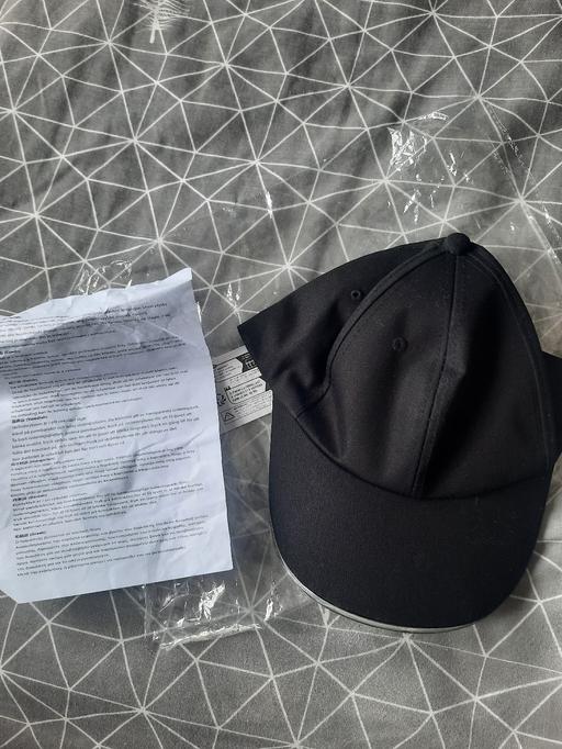 Buy & Sell Wednesfield Wolverhampton - Photos for REDUCED New light up cap