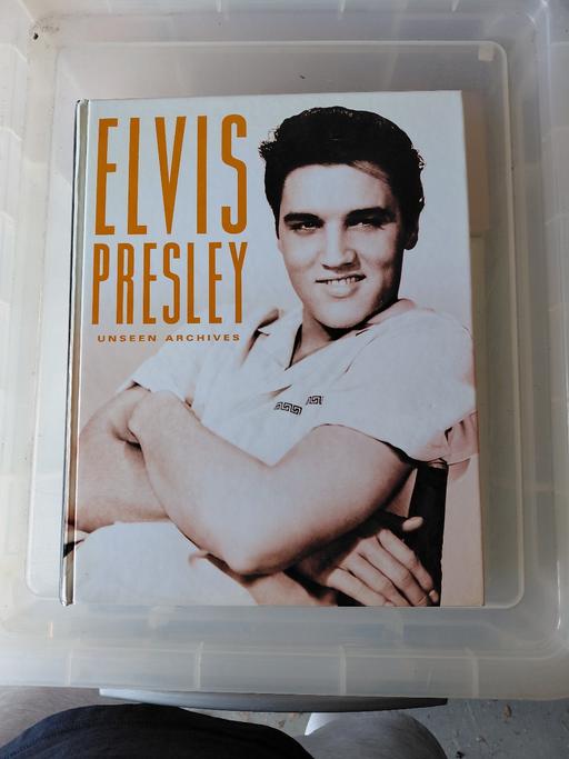 Buy & Sell Shirley South East London - Photos for ELVIS PRESLEY UNSEEN ACHIVES HARDBACK BOOK.