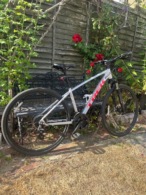 Buy & Sell Luton Bedfordshire - Photos for Trek Dual Sport 1 – Quicksilver (22” M)