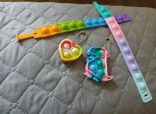 Buy & Sell Radcliffe Bury - Photos for Fidget Braclets/Keychains New