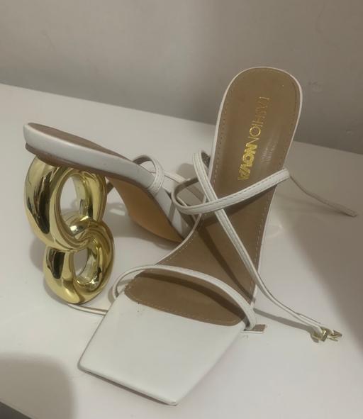 Buy & Sell Birmingham Birmingham - Photos for White & Gold Heels