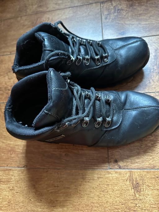 Buy & Sell Parkfields Wolverhampton - Photos for 1 pair of men’s Timberland Boots(used a lot )