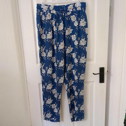 Buy & Sell Welling Bexley - Photos for Women Big Floral Slim Leg Soft Trouser