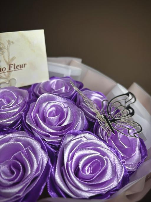 training Handsworth Birmingham - Photos for Two toned ribbon roses 12 roses