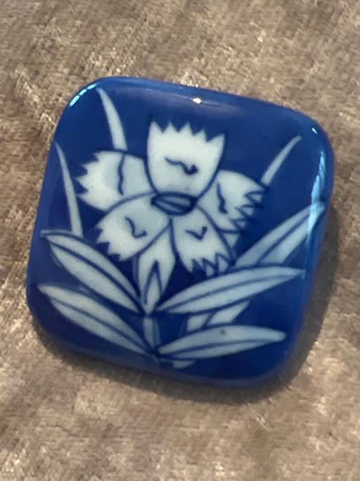 Buy & Sell Brighton Brighton - Photos for Beautiful vintage porcelain brooch