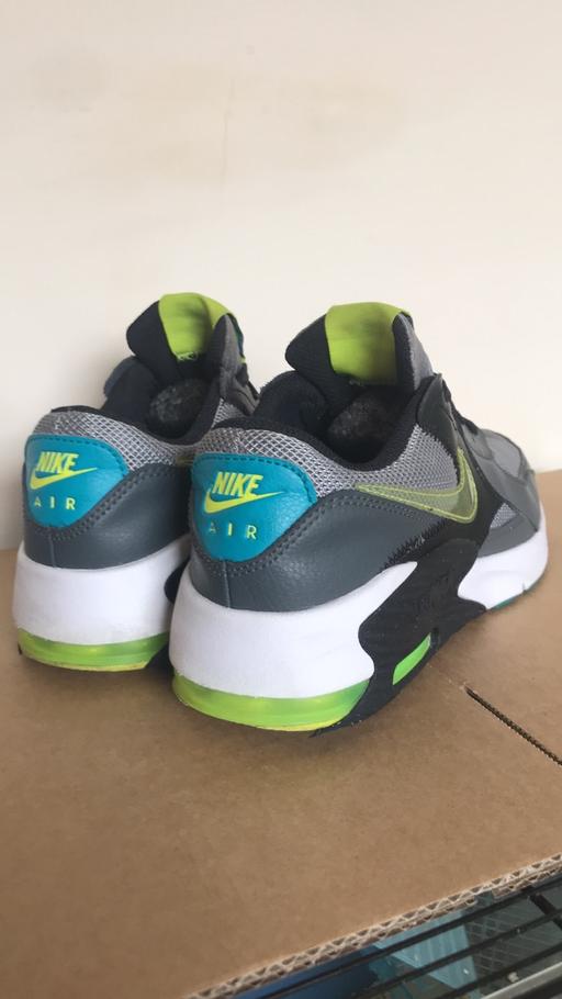 Buy & Sell The Embankment Business Park Stockport - Photos for Nike Trainers size Uk 5.5 in good condition
