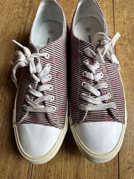 Buy & Sell Goldthorn Park Wolverhampton - Photos for 1 pair of ladies used walkmaxx Trainers