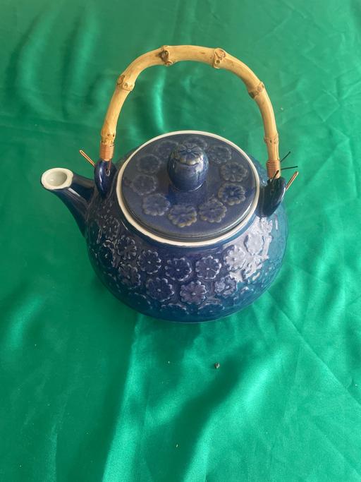 Buy & Sell Oxley Wolverhampton - Photos for Teapot with build in strainer