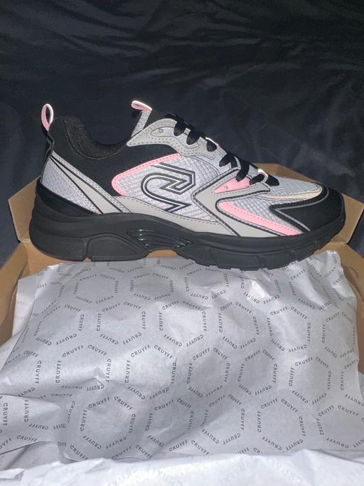 Buy & Sell Thornton Heath Croydon - Photos for Grey & Pink Trakners