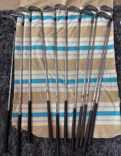 Buy & Sell Lawrence Weston Bristol - Photos for Set of Golf clubs in Wilson bag