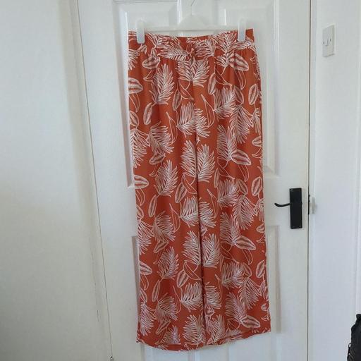Buy & Sell Welling Bexley - Photos for Women Tropical Leaf Wide Leg Soft Trouser