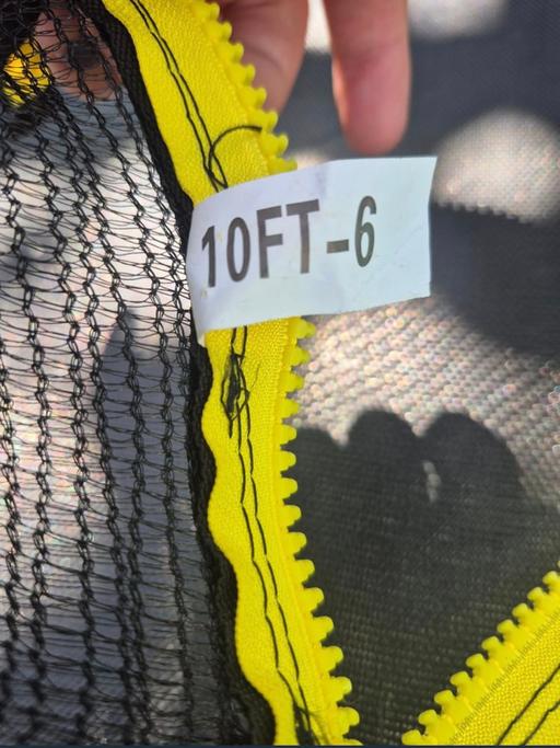 Buy & Sell Sheffield Sheffield - Photos for 10 ft trampoline with safety enclosure net