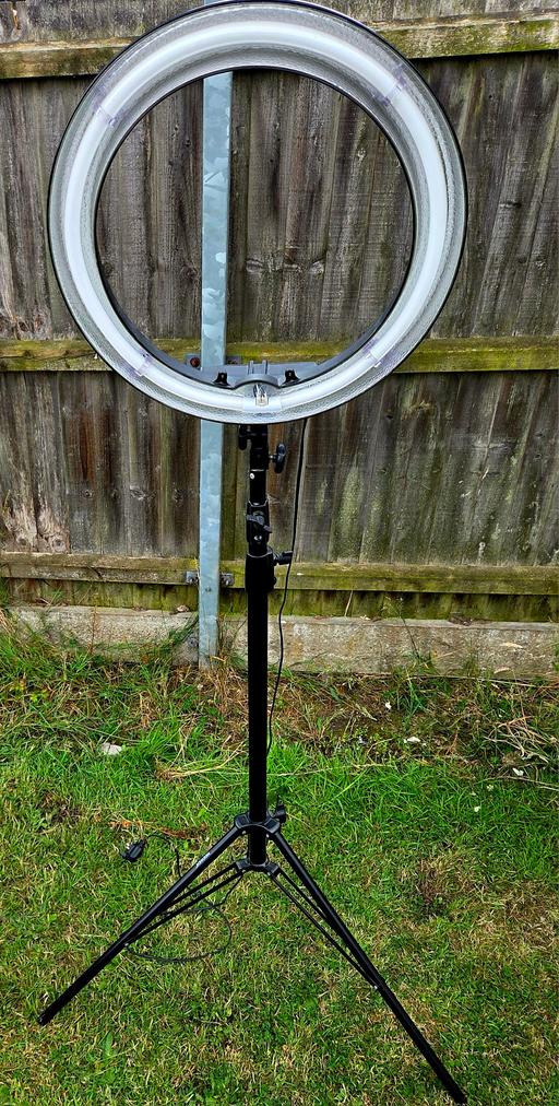 Buy & Sell Bushbury Wolverhampton - Photos for Neewer RL-18 18inch Ring Light 55w