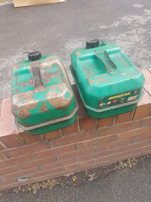 Vehicles Pensnett Dudley - Photos for 2, Rhinocan Metal Petrol Cans , 10 litres,