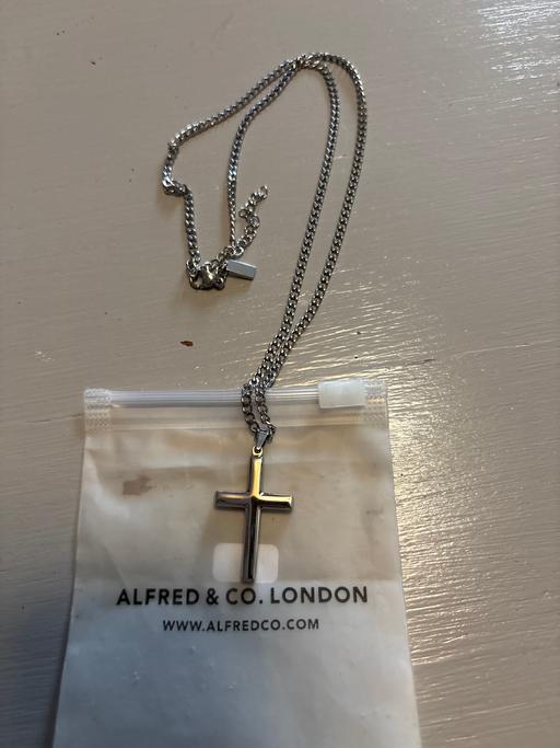 Buy & Sell Poolsbrook Chesterfield - Photos for Alfred & co London pendant & chain