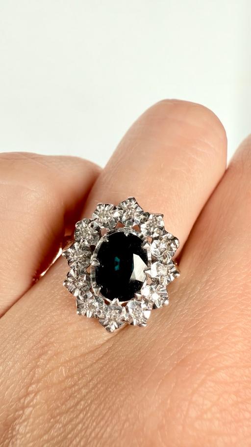 Buy & Sell Harrow on the Hill North West London - Photos for Large 9ct Gold Sapphire and Diamond Ring