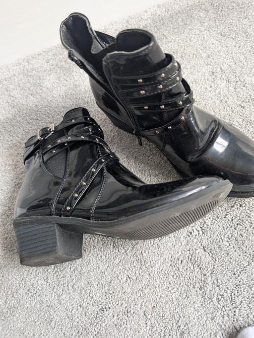 Buy & Sell Essington Wolverhampton - Photos for black patent boots size 3