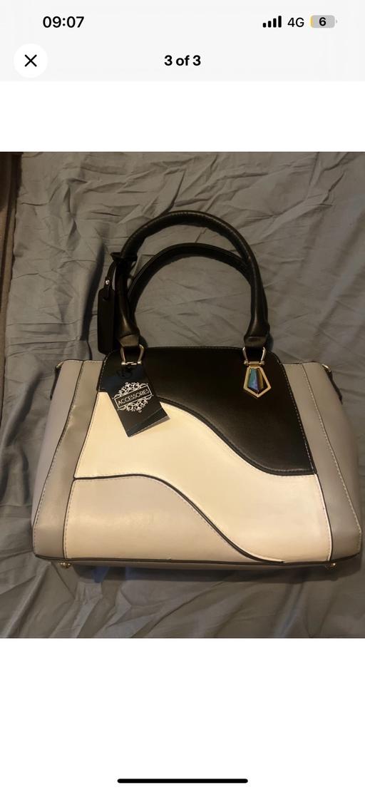 Buy & Sell Amblecote Dudley - Photos for Ladies handbag brand new with tags