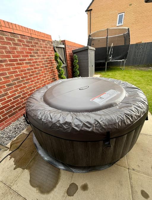 Buy & Sell Stockbridge Village Knowsley - Photos for Intex Hot tub