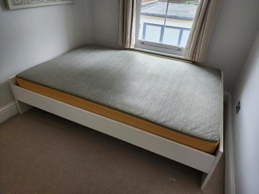 Buy & Sell Romford Havering - Photos for Double bed and mattress (can deliver)