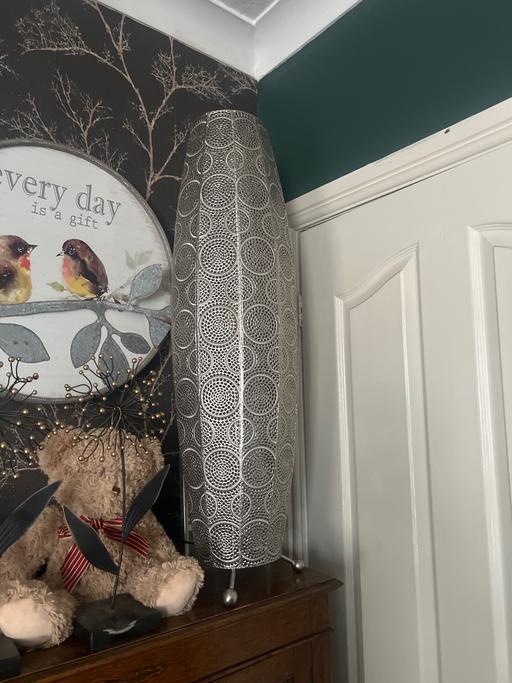 Buy & Sell Amblecote Dudley - Photos for Beautiful silver/chrome tall lamp