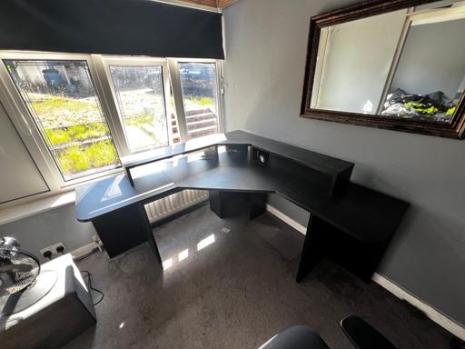 Buy & Sell Hutton Brentwood - Photos for Black corner desk