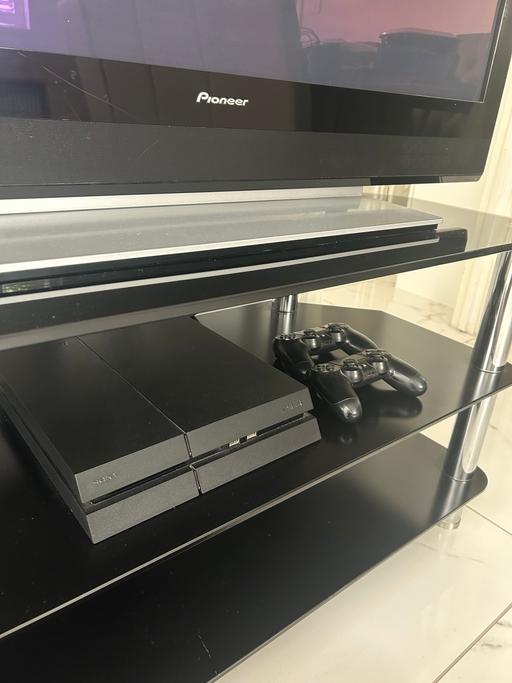 Buy & Sell Chessington Kingston upon Thames - Photos for PS4 and remote controls