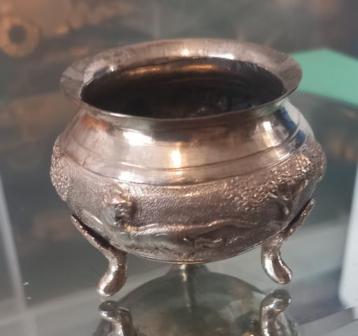 Buy & Sell Thatto Heath Saint Helens - Photos for Antique Indian engraved salt pot bowl