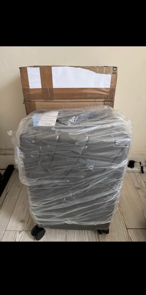 Buy & Sell Manor Park East London - Photos for Bosideng Limited Edition SuitCase 1of1