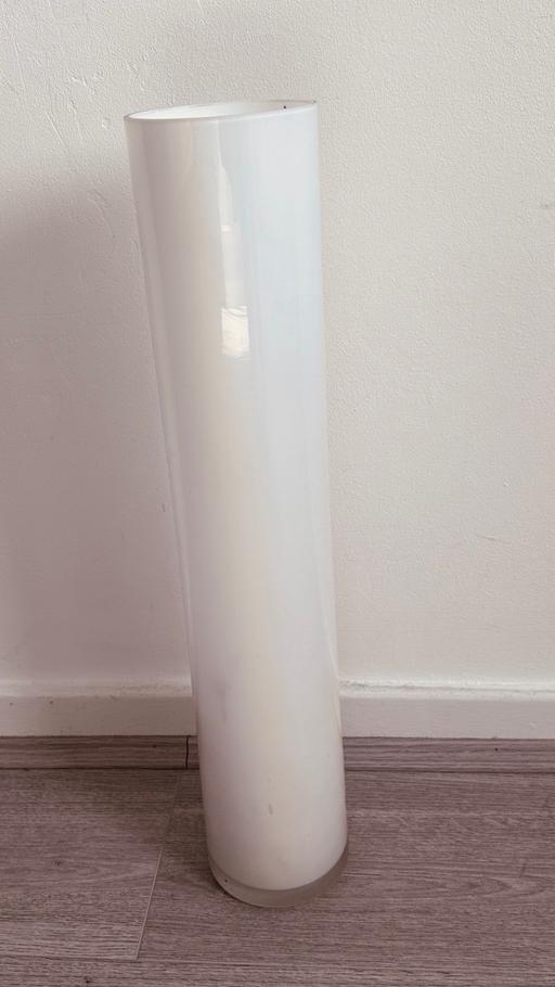 Buy & Sell Westferry East London - Photos for Tall White Vase