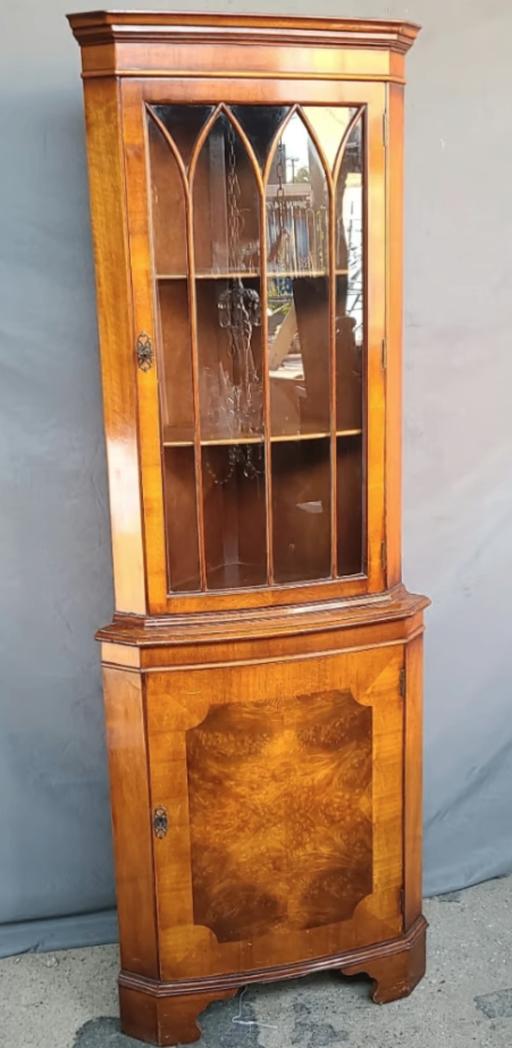 Buy & Sell Newington South East London - Photos for ENGLISH WALNUT CORNER CABINET WITH GOTHIC ARC