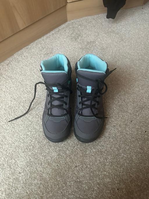 Buy & Sell Egerton Bolton - Photos for Walking boots size 6.5