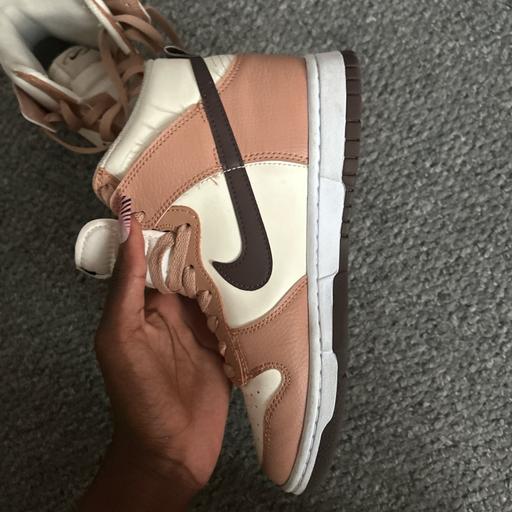 Buy & Sell Dagenham Barking and Dagenham - Photos for White and tan high top Nike shoes