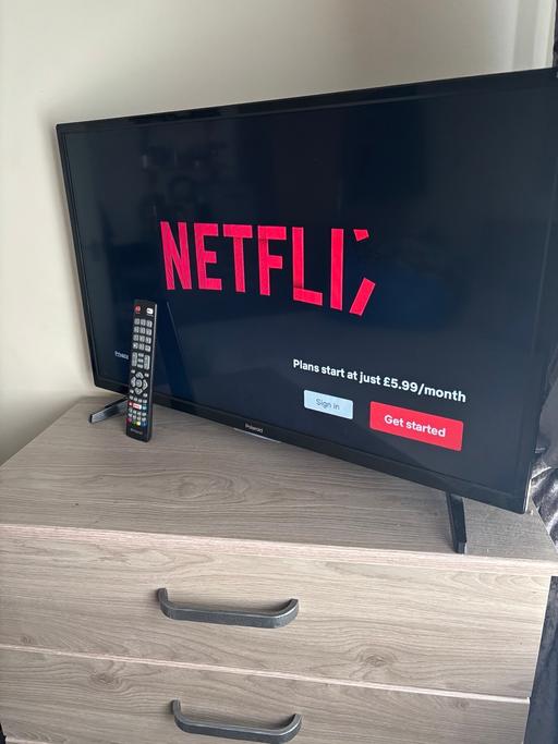 Buy & Sell Liverpool Liverpool - Photos for 32” Polaroid smart tv