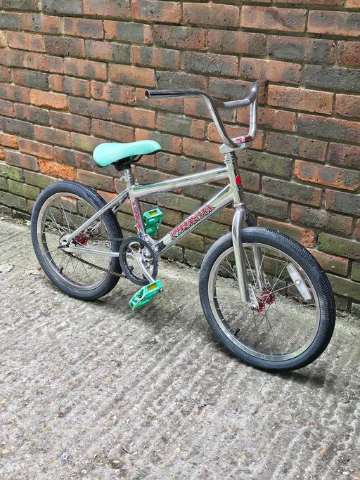 Buy & Sell Dulwich South East London - Photos for VINTAGE UNIVERSAL PIRANHA BMX KIDS BIKE (11
