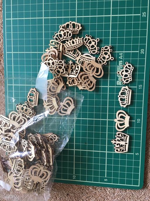 Classes Walsall South Staffordshire - Photos for Wooden craft crowns