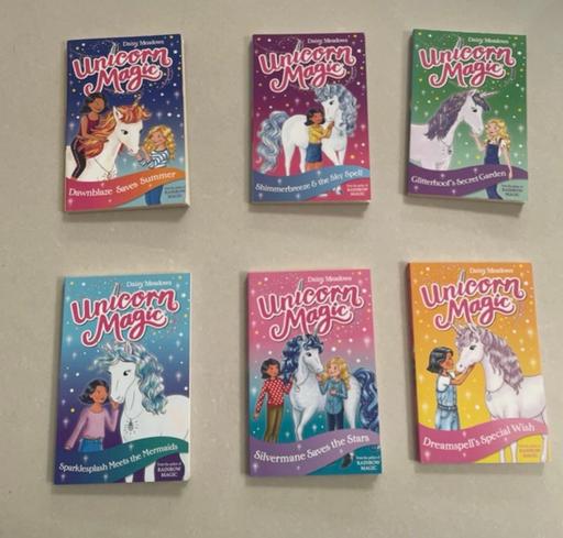Buy & Sell Colliers Wood South West London - Photos for 6 Unicorn Magic Books