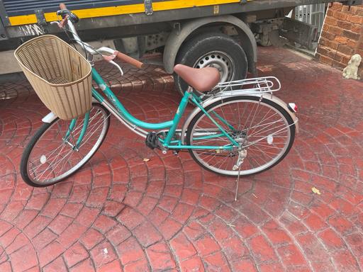 Buy & Sell Essington Wolverhampton - Photos for Ladies bike with basket