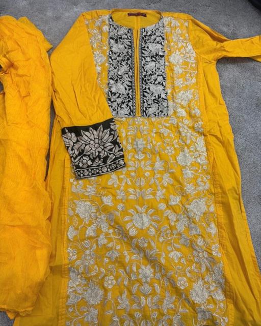 Buy & Sell Carlton Gedling - Photos for Khaadi 2 piece qmaeez dupatta -L