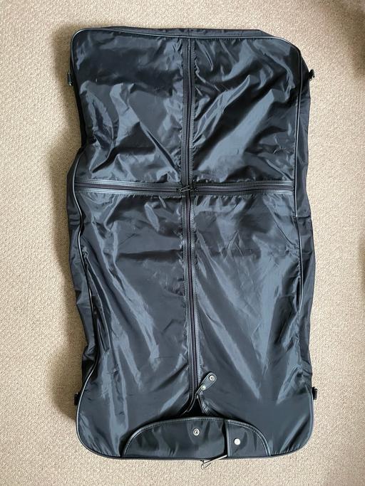 Buy & Sell Selby North Yorkshire - Photos for Traditional Suit Carrier
