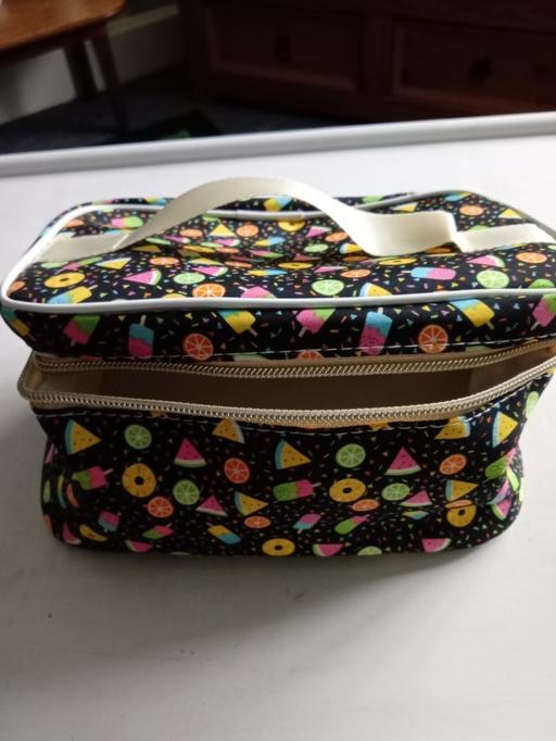 Buy & Sell Horncastle East Lindsey - Photos for £1 ladies make up bag