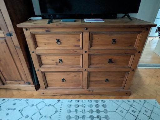 Buy & Sell Hinchley Wood Elmbridge - Photos for Wooden Chest of drawers