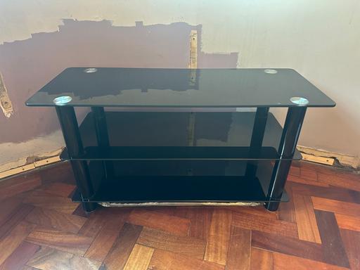 Buy & Sell Hinckley Hinckley and Bosworth - Photos for GOOD CONDITION Black Glass TV Stand