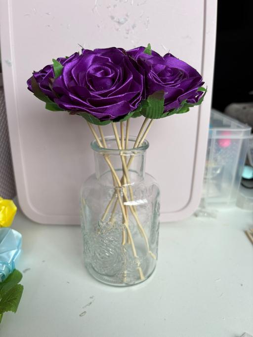 Buy & Sell Hackney East London - Photos for purple ribbon roses with vase