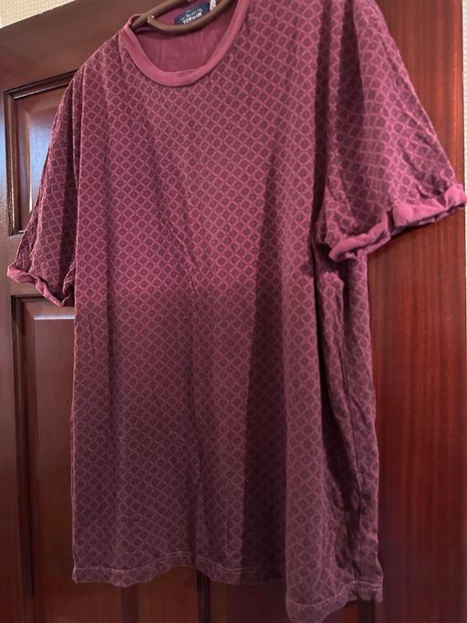 Buy & Sell Parkfields Wolverhampton - Photos for 2 used XL T Shirts
