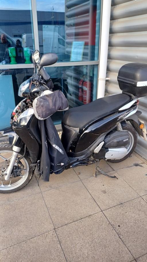 Vehicles Stepney East London - Photos for moped stairs and repairs