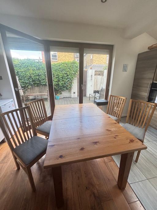 Buy & Sell - Photos for Dining table & Chairs
