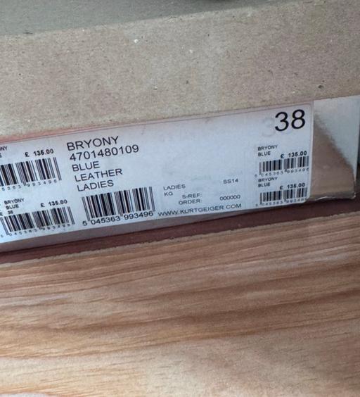 Buy & Sell Llanedeyrn Cardiff - Photos for Kurt Geiger blue heels