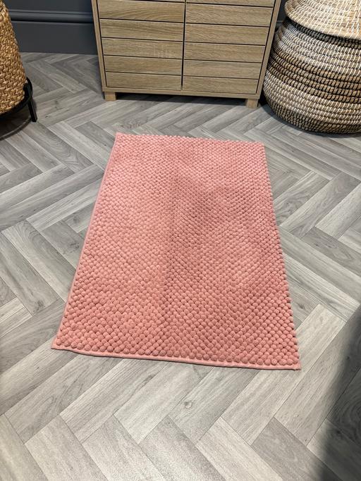 Buy & Sell Wigan Town Centre Wigan - Photos for 2 brand new blush bathroom rugs