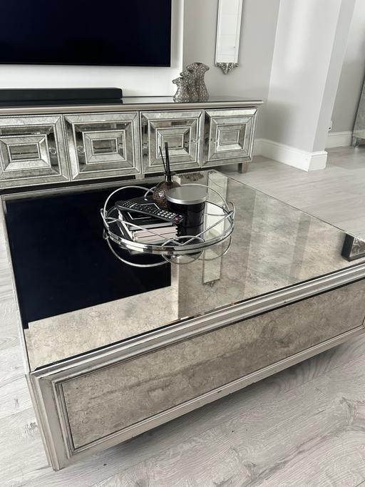 Buy & Sell Mottingham South East London - Photos for Mirrored coffee table